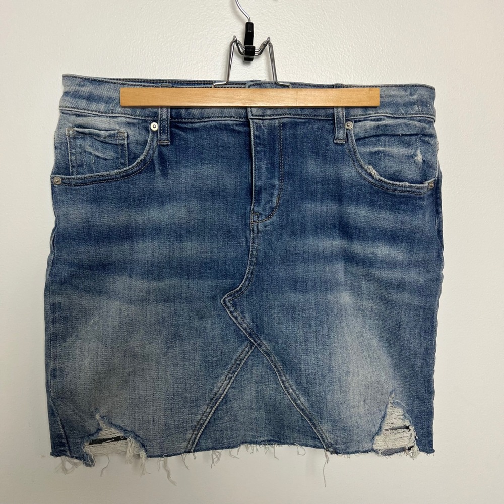 Soho‎ Jeans Women's Denim Skirt Size 8 Blue Distressed Ripped Frayed Hem Cotton